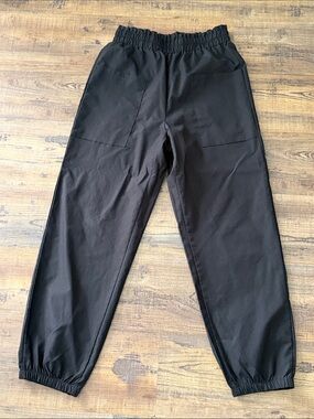Woman’s Elastic Waist Black Casual Pants